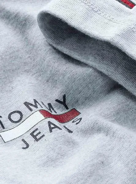 camiseta tommy jeans chest logo gris para hombre