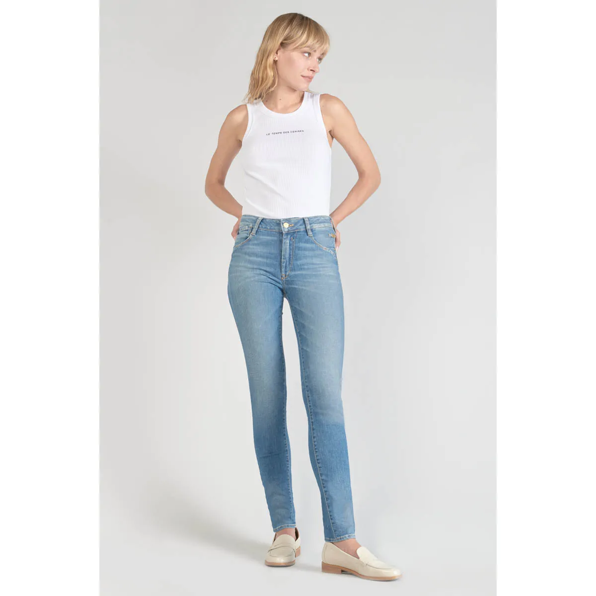 Jeans push-up slim tiro alto PULP, largo 34