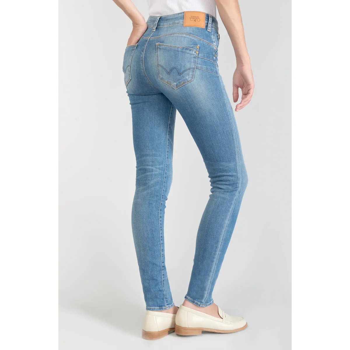 Jeans push-up slim tiro alto PULP, largo 34