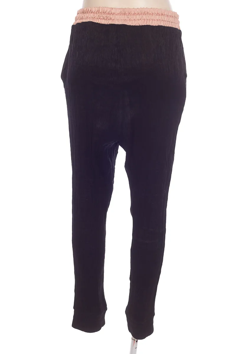 Pantalón color Negro - Zara