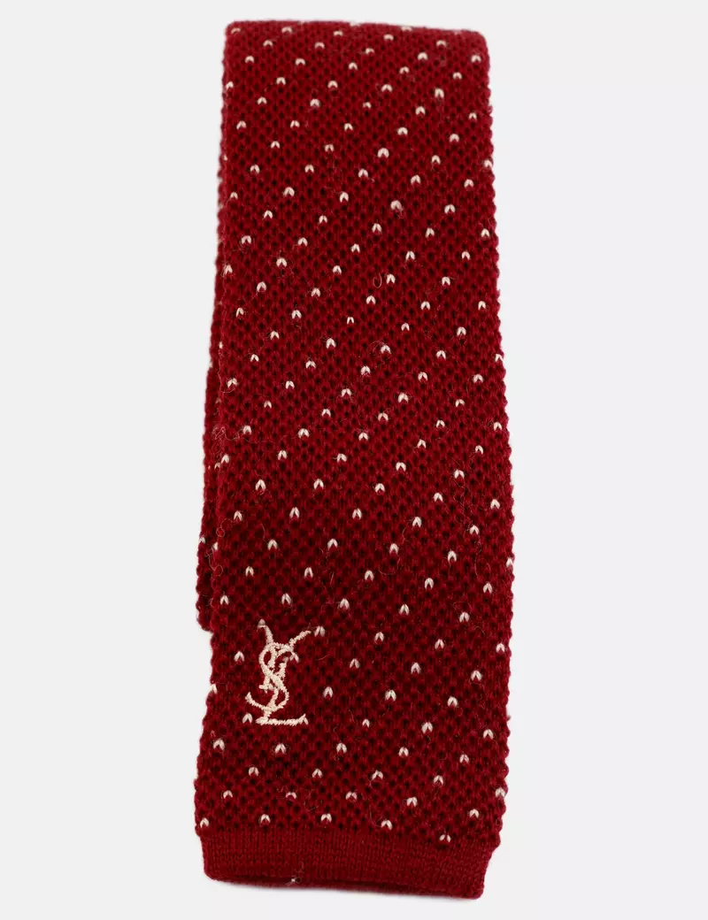 Yves Saint Laurent Corbata o complemento